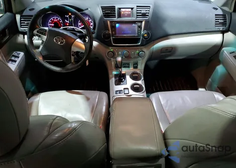 2013 Toyota Highlander Se z USA, uszkodzony, nr VIN 5TDBK3EH2DS250104